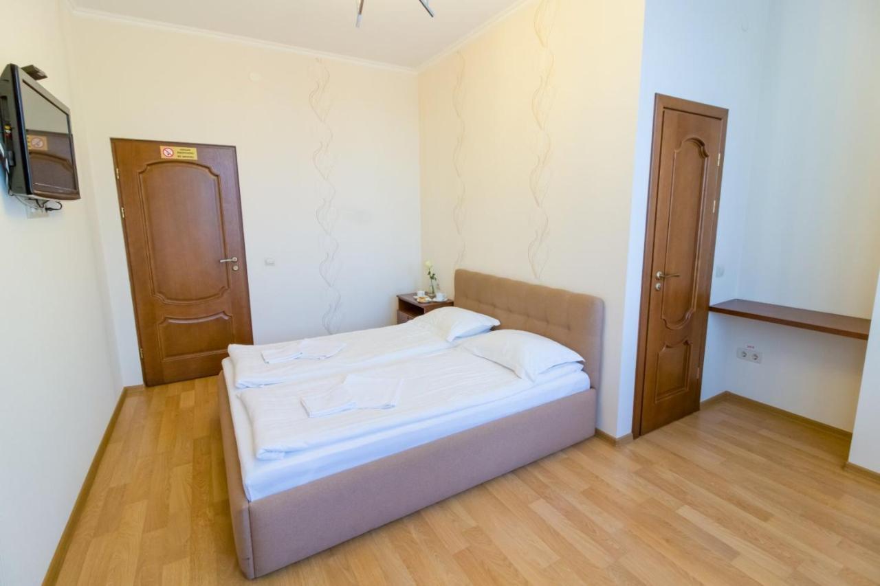 Orhideya Panzió Lviv Kültér fotó
